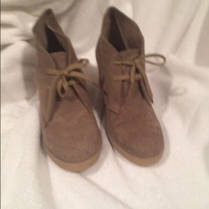 PRICE DROP J.Crew Wedge Suede Bootie 8 MINT