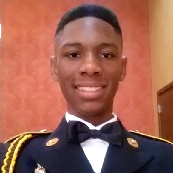 Meet your Posher, Niki - Picture 3 of 7