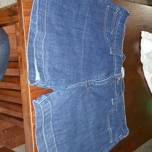 Shorts never worn tried on and took off tags