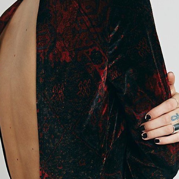 💜bundled Free People velvet romper red - Picture 4 of 4