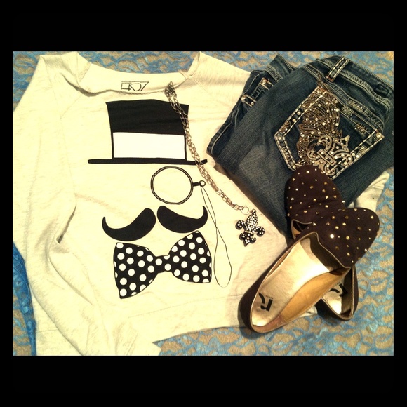 SUPER CUTE MUSTACHE DUDE SWEATER!