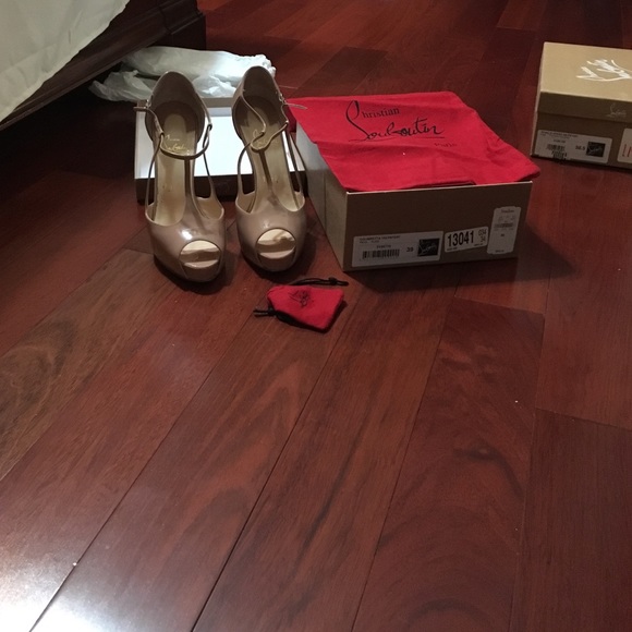 Colibretta 120 patent louboutin