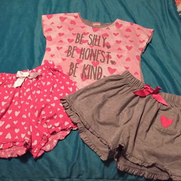 💖Set of 3 pajamas!💖