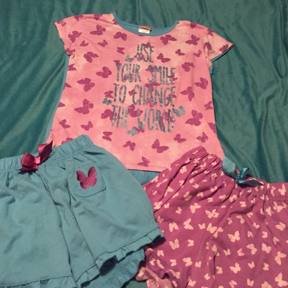 ☔️Set of 3 pajamas!☔️