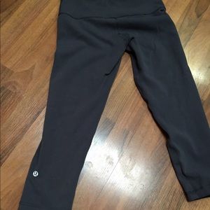Reversible black and charcoal gray Lululemon crops