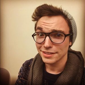 Meet your Posher, Dakota