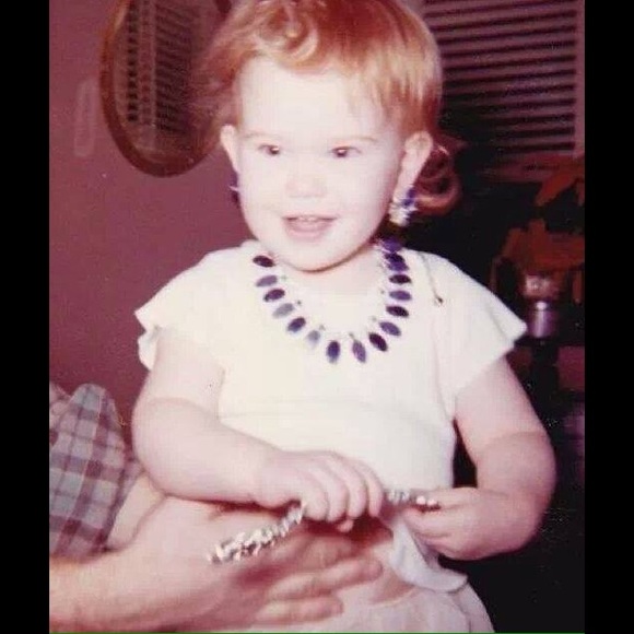 MEET YOUR POSHER - Picture 3 of 4