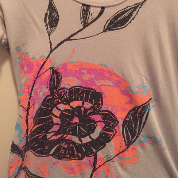Flower Graphic Tee - Picture 2 of 2