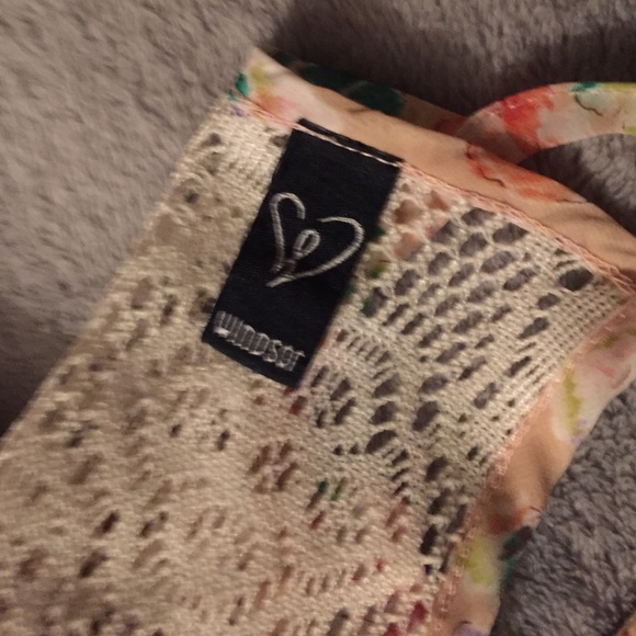 ON SALE WINDSOR TOP - Picture 3 of 3