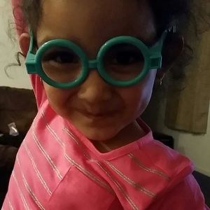 Meet your Posher, Iris