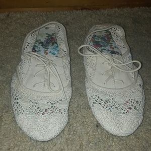 Knitted lace up flats