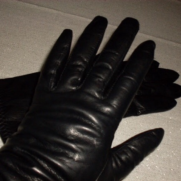 100% soft leather gloves