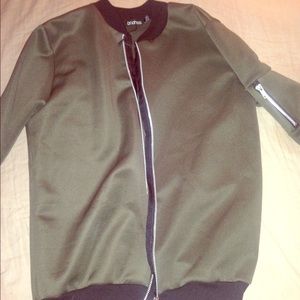 NEVER WORN❗️❗️❗️Light Olive Bomber Jacket