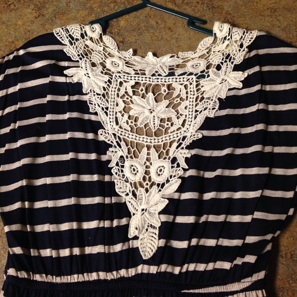 Forever 21 shirt - Picture 2 of 2