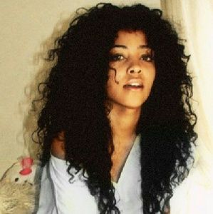 Meet your Posher, Lia