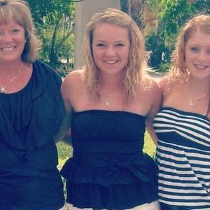 Meet your Posher, Debbie