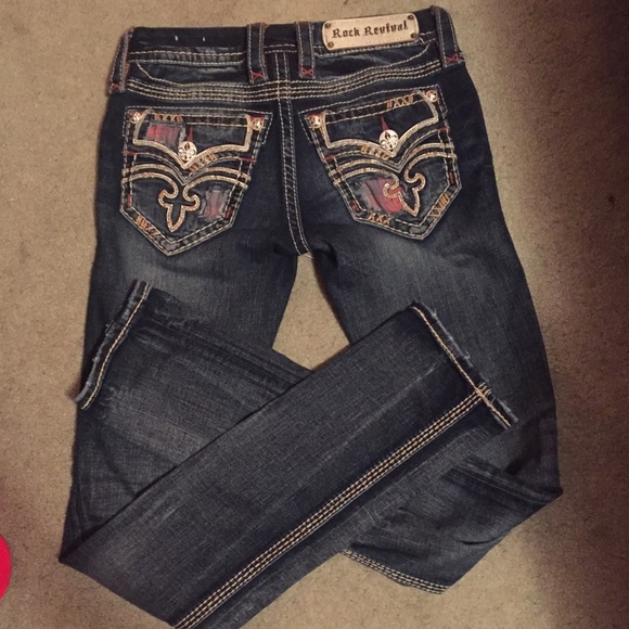 Rock Revival - Raven Straight