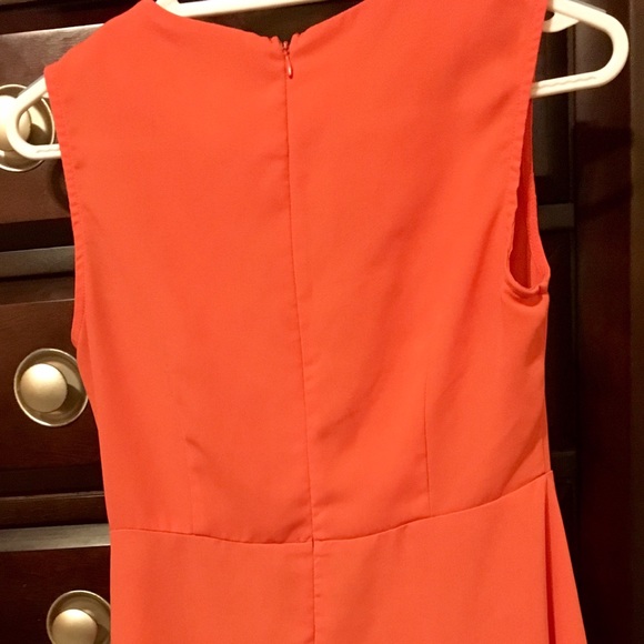 Sleeveless orange dress - Picture 2 of 4