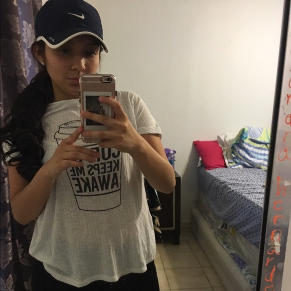 Meet your Posher, Alexandra - Picture 2 of 3