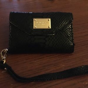 SALE 🛍 Authentic Michael Kors iP 4/4S Wristlet