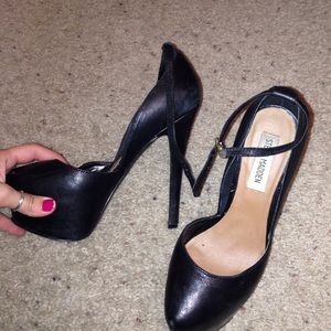 Steve Madden pump with ankle strap