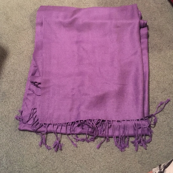 DONATING 6/25 Purple pashmina scarf