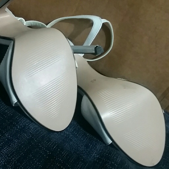 Six iches White high heel sandals - Picture 3 of 3