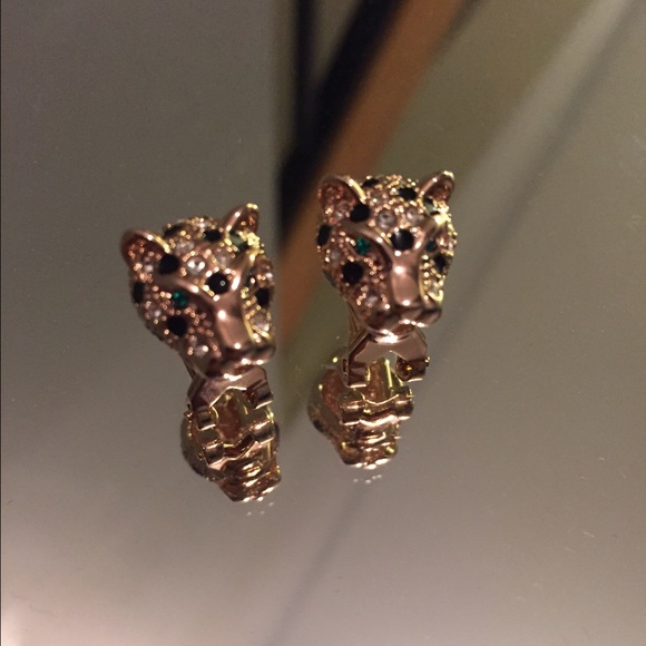 Beautiful gold tiger earrings with green eyes - Picture 2 of 3
