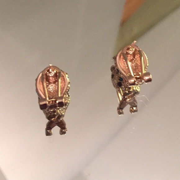 Beautiful gold tiger earrings with green eyes - Picture 3 of 3
