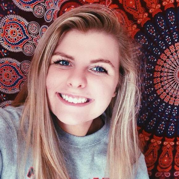 Meet your Posher, Sarah - Picture 1 of 1