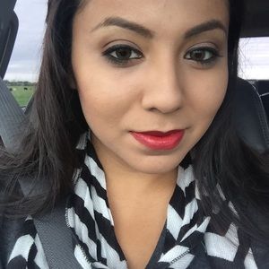 Meet your Posher, Lori