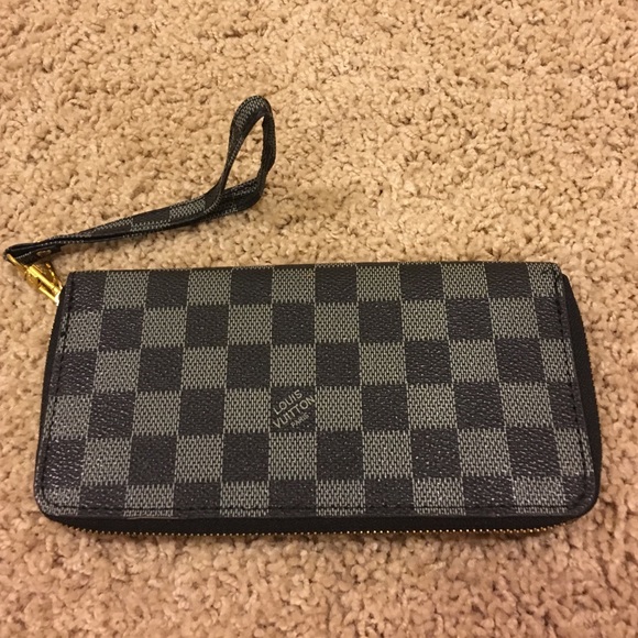 Black and Gray checker pattern wristlet wallet