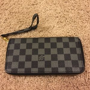 Black and Gray checker pattern wristlet wallet