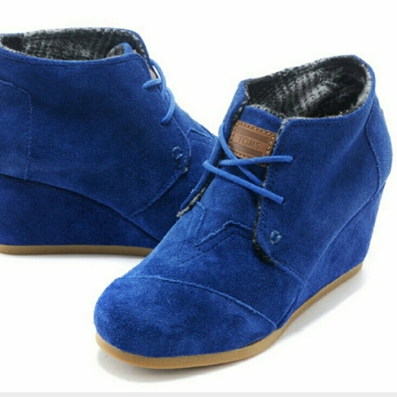 TOMS Shoes - ISO : Toms Desert wedge in ultramarine - sz 9/9.5
