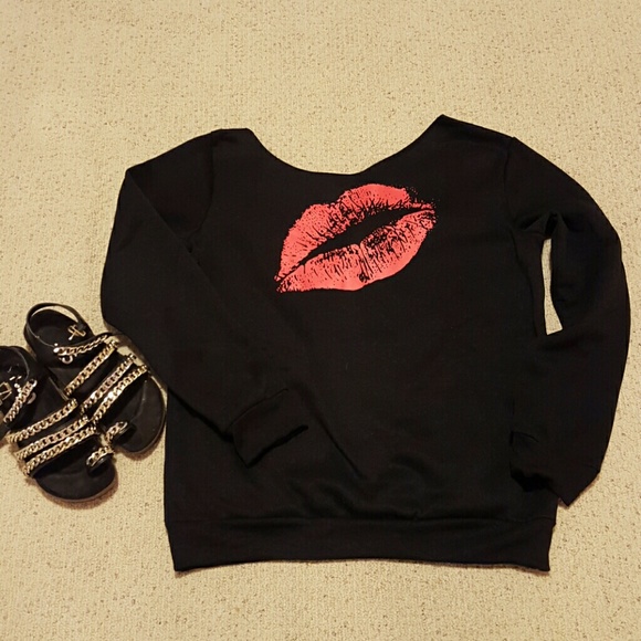 Red Hot Lips Sweat shirt - off the shoulder! NWOT