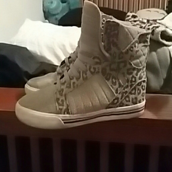 Supra - Picture 2 of 2