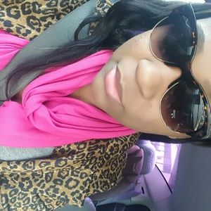 Meet your Posher, Shanekquia