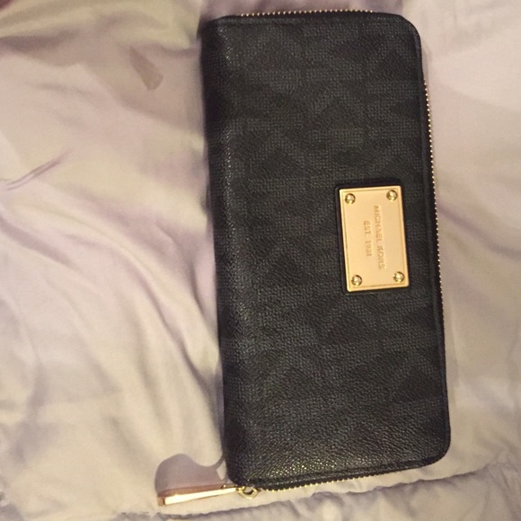Michael Kors wallet