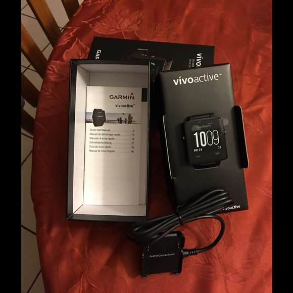 Garmin vivoactive GPS Smartwatch - Picture 3 of 4