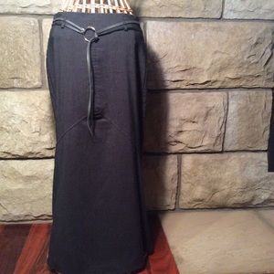 Adorable ankle length skirt