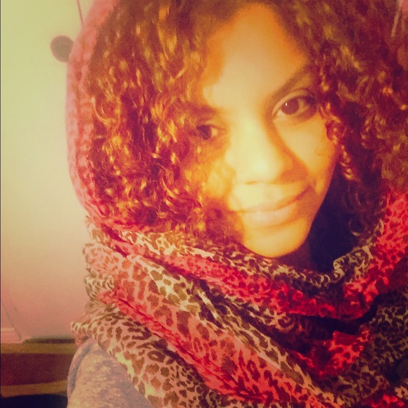 2 leopard xl scarves