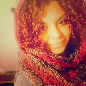 2 leopard xl scarves