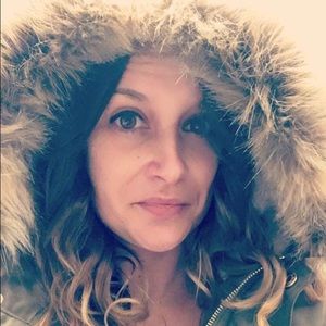 Meet your Posher, Loribeth