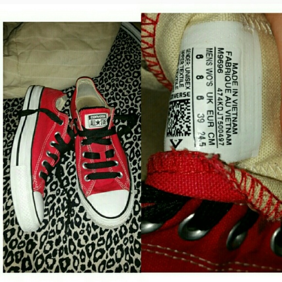 RED CONVERSE