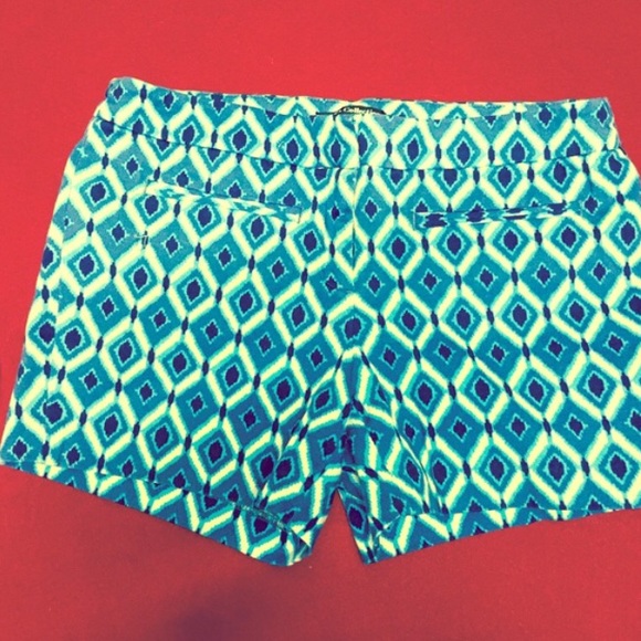 Dalia Collection printed shorts! - Picture 4 of 4