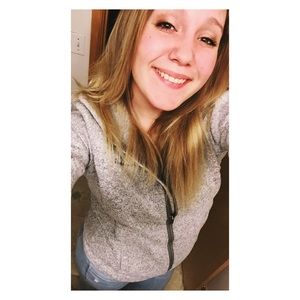 Meet your Posher, Katelyn