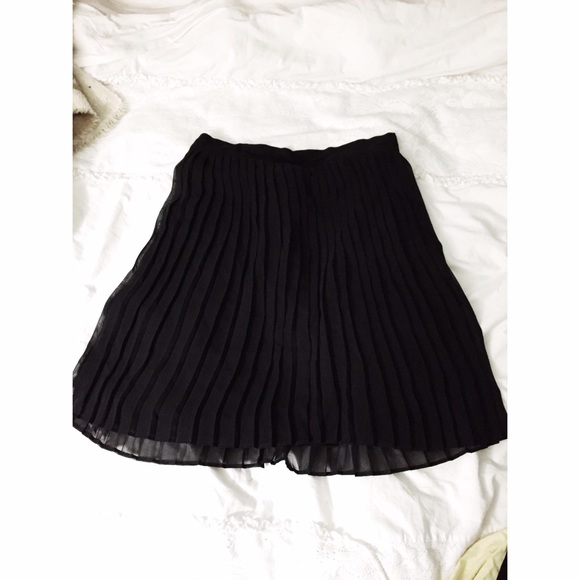 F21 pleated skirt