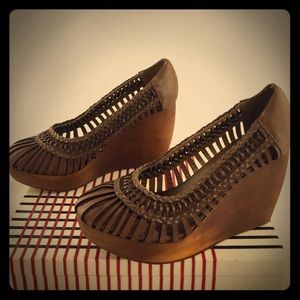 Fiel leather wedges. Size 9