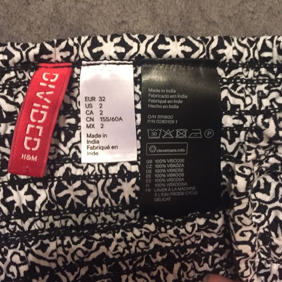 H&M Printed Skirt - Picture 2 of 3