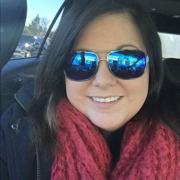 Meet your Posher, Kourtney - Picture 1 of 1